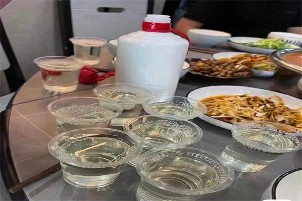 金广安白酒