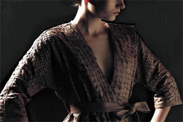 钻奇服饰