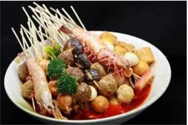 三三俩俩串串香