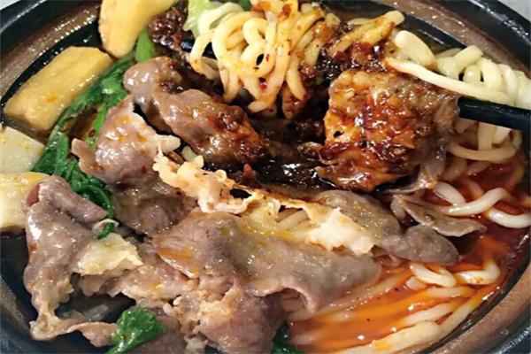 叮叮车仔砂锅面加盟