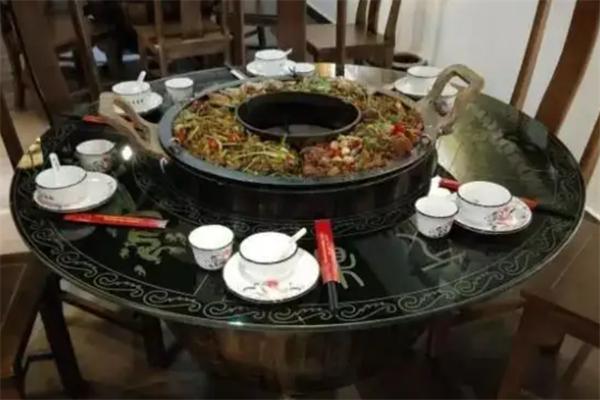 鼎锅火锅店