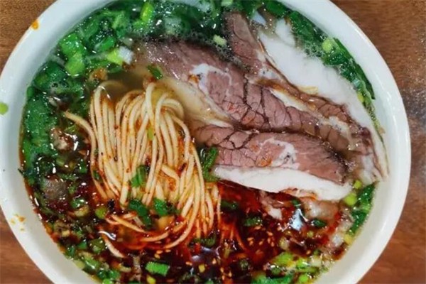 阮阿姨湘豫米粉牛肉面