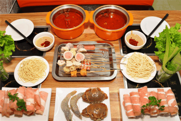 美食坊旋转小火锅