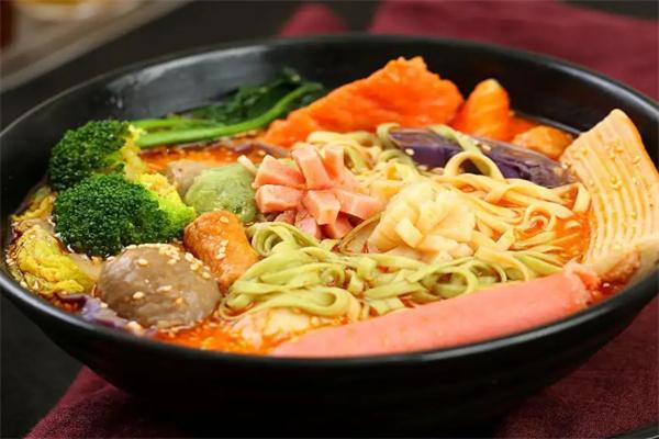 小熊记麻辣烫加盟