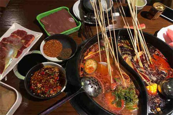 吉钵钵串串