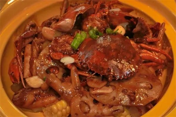 怪三宝肉蟹煲