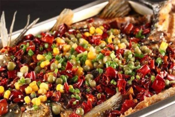 俏鱼悦烤全鱼主题火锅餐厅
