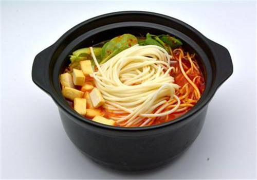 重庆一绝砂锅米线