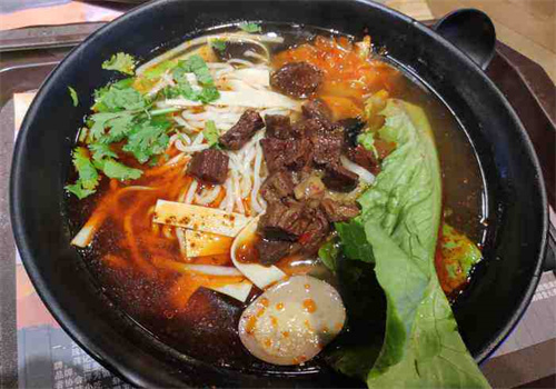 粮小吉牛肉米线