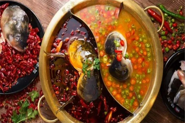 香辣谭鱼头火锅店