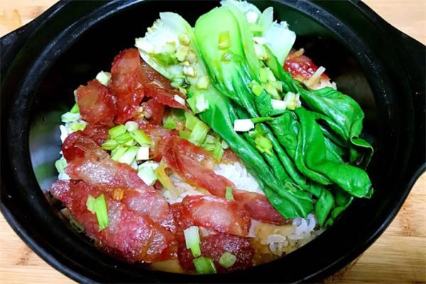 粒粒美煲仔饭加盟