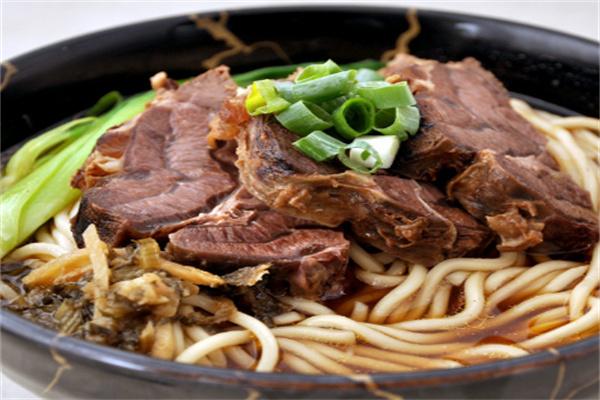 顶牛纯汤牛肉面