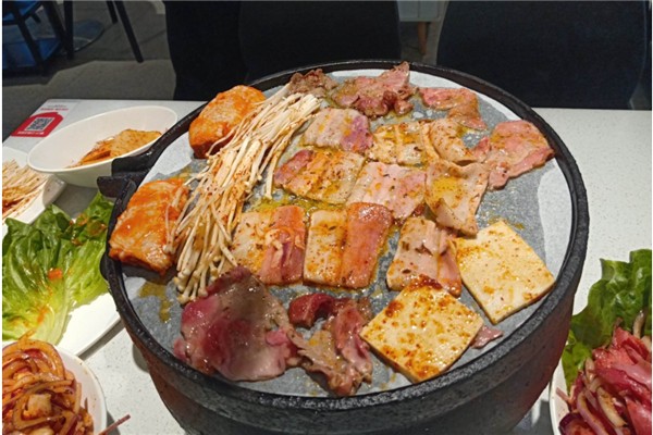 梁山烤肉拌饭