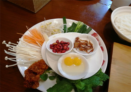 醉云南鲜花米线