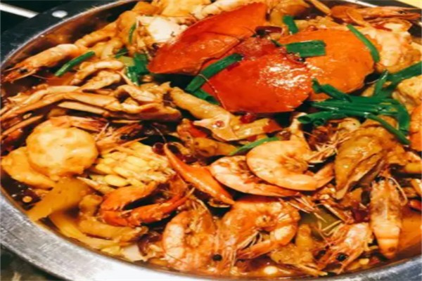 船老大肉蟹煲店