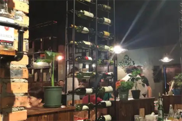 聚时光休闲音乐餐厅