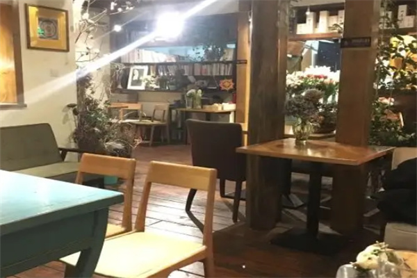 花酉良音乐餐厅加盟