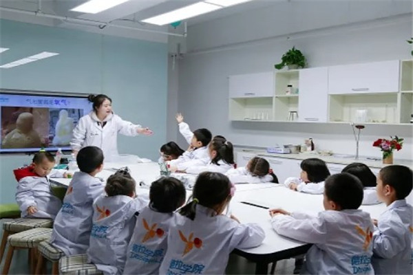 德拉学院STEAM教育