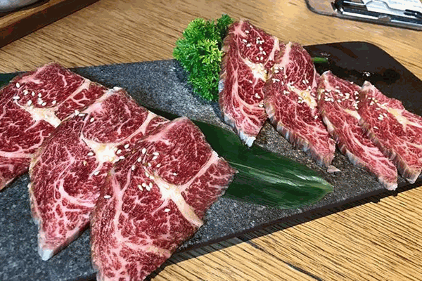 牛匠鱼住料理炭火烤肉