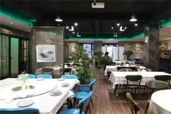 小花飘香艺术餐厅加盟