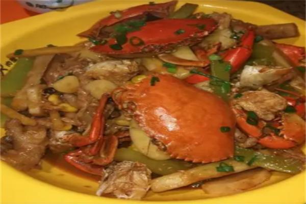 船老大肉蟹煲店