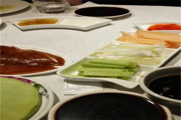 江山城春禾烤鸭店
