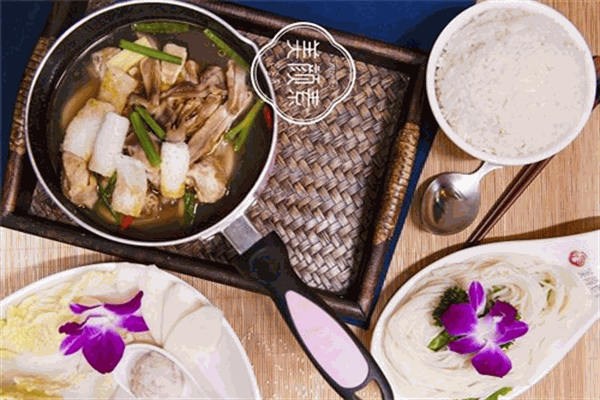 猪肚煲鸡汤