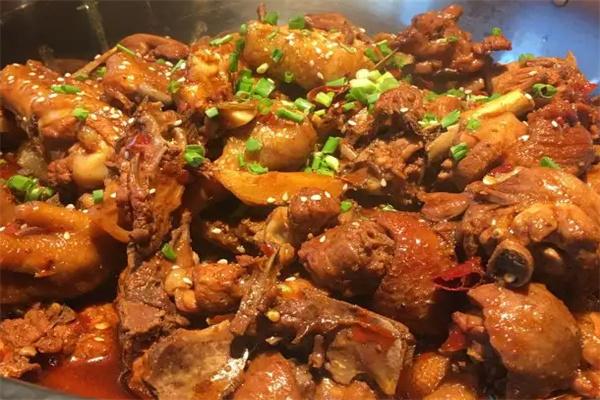 鸡祥煲味鸡公煲