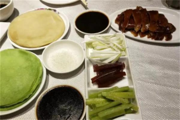 江山城春禾烤鸭店