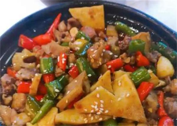 椒爸爸辣炒鸡米饭