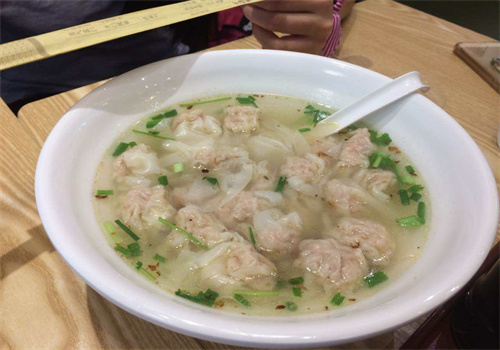 金言馄饨店