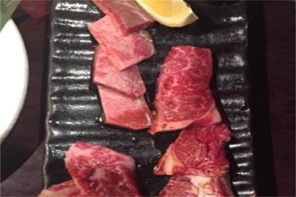 潮牛村9.9炭火烤肉