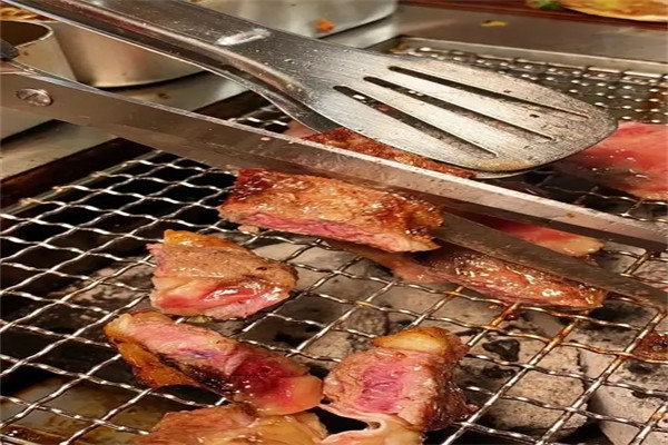 潮牛村9.9炭火烤肉