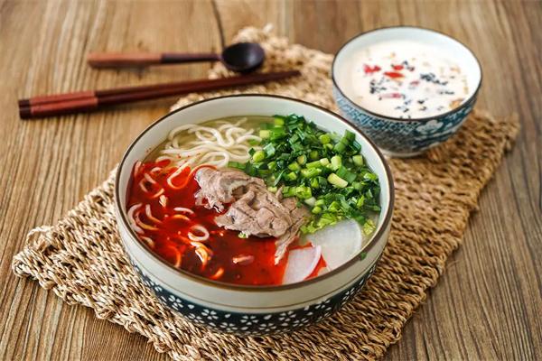 筷三国牛肉面馆