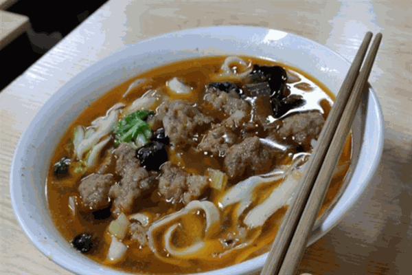 老谭刀削面