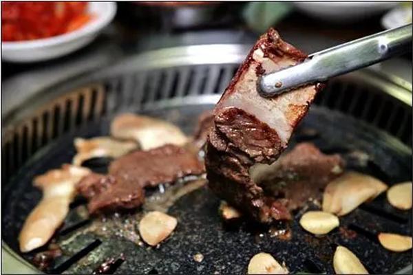 潮牛村9.9炭火烤肉