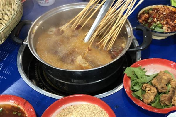 巷子里那家串串香