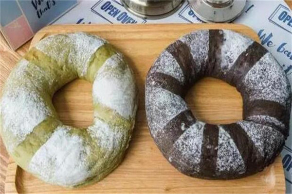 三角涌黄金牛角包
