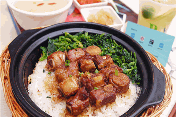 初见煲仔饭