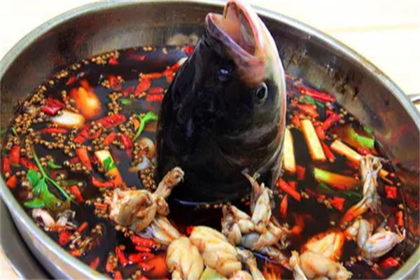 鲜渝味美蛙鱼头火锅