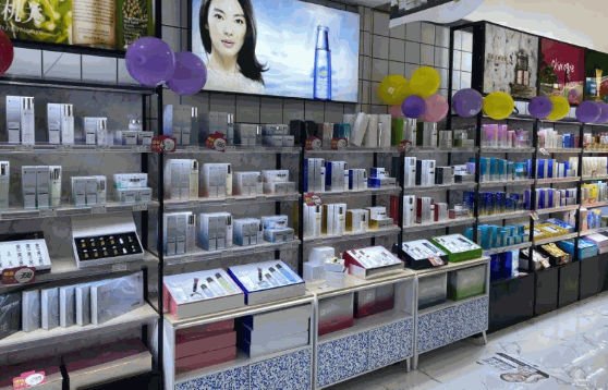进口化妆品店得多少钱