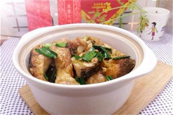 茄焖鱼米饭