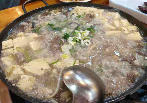 小黄牛汤饭馆