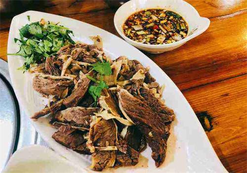 小黄牛汤饭馆