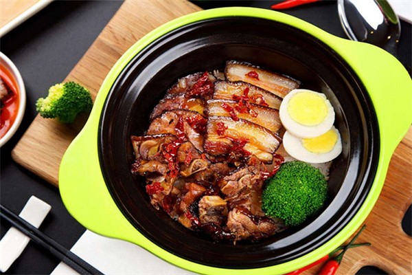 吉祥三宝煲仔饭