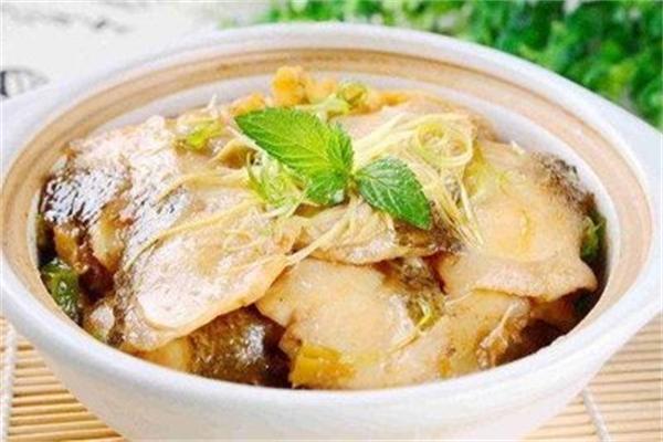 茄焖鱼米饭