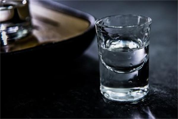与百老泉