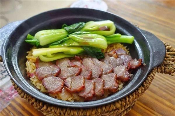 小滋煲仔饭