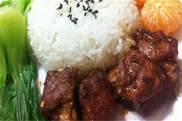 三碗过岗甏肉排骨饭