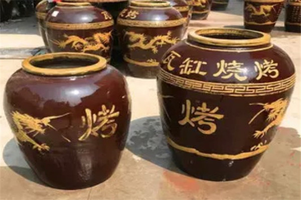 古色传香瓦缸烧烤